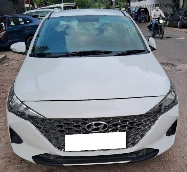 https://images10.gaadi.com/usedcar_image/4564784/original/processed_3e047eae739bb675e5a9f76cfd963683.jpg?imwidth=6400