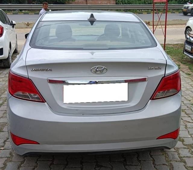 https://images10.gaadi.com/usedcar_image/4564790/original/processed_7a8cfeeb9ad05c20e7ae2aacf2c4edcf.jpg?imwidth=6402