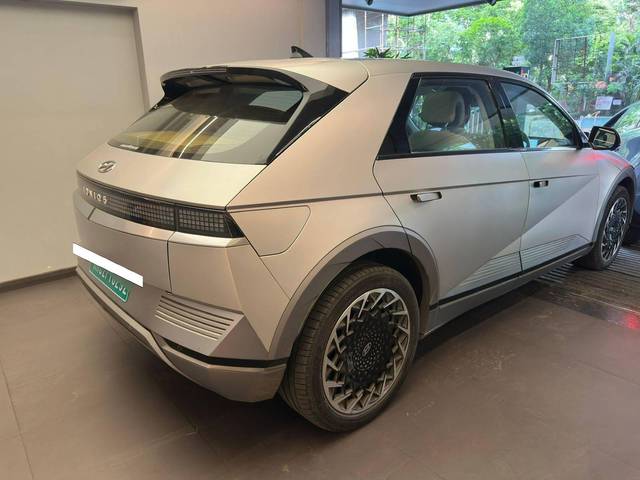 https://images10.gaadi.com/usedcar_image/4564794/original/processed_e86d4ac4edcf32903ae703d93be92456.jpeg?imwidth=6402
