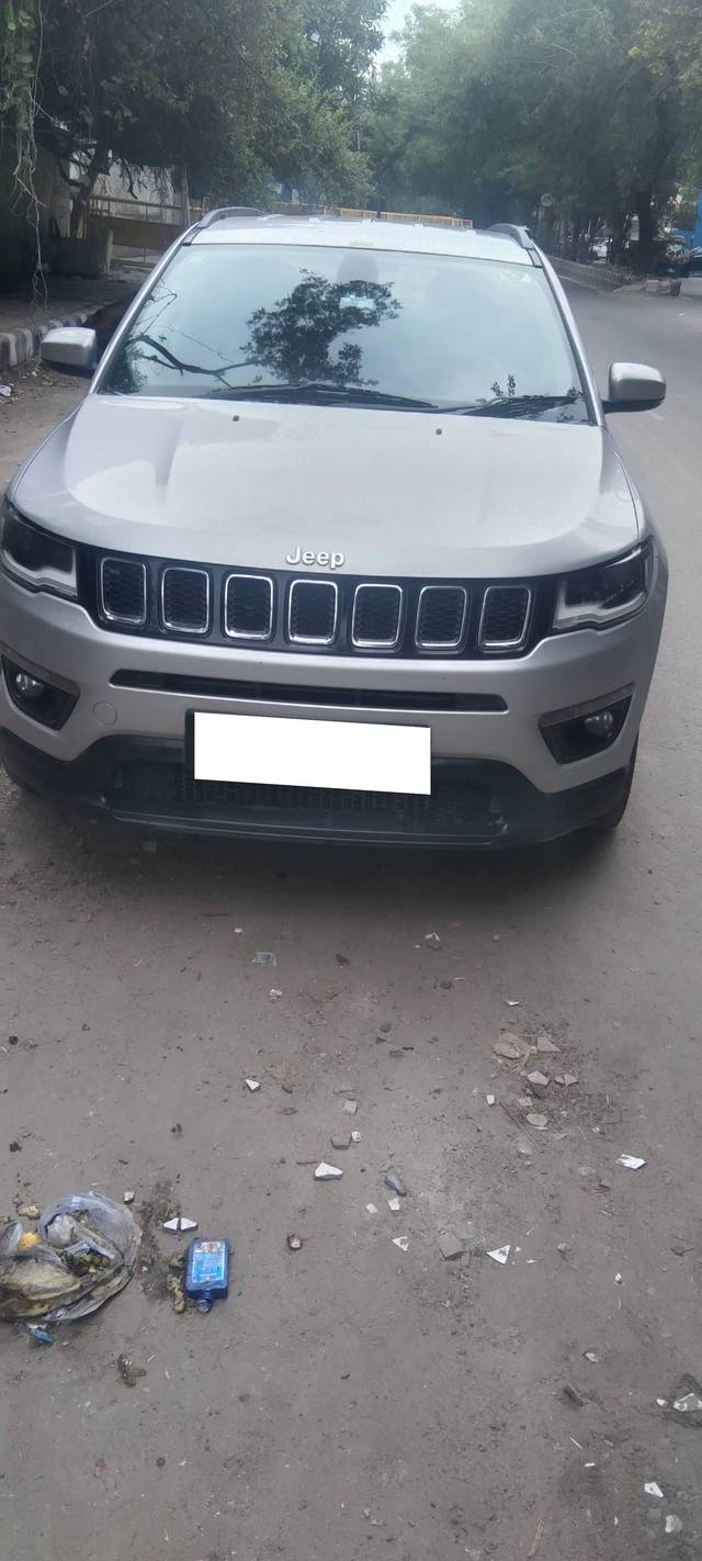https://images10.gaadi.com/usedcar_image/4564795/original/processed_fd5ca13c55569db0067b1c17a27845f3.jpg?imwidth=6402