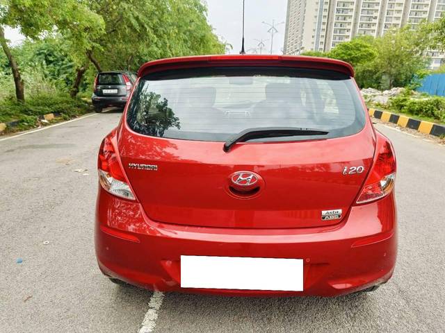 https://images10.gaadi.com/usedcar_image/4564807/original/processed_b26ec372afc70f59de484c70b30c7ba9.jpg?imwidth=6402