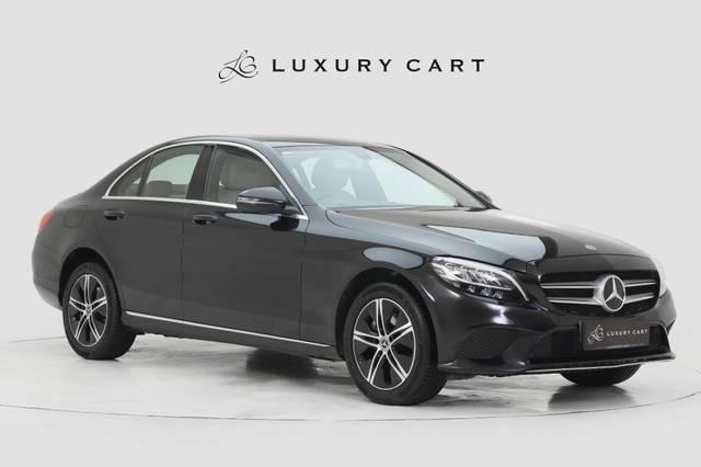 https://images10.gaadi.com/usedcar_image/4564809/original/processed_1357f0d9288a8bb40f86715d770ba014.jpg?imwidth=6400