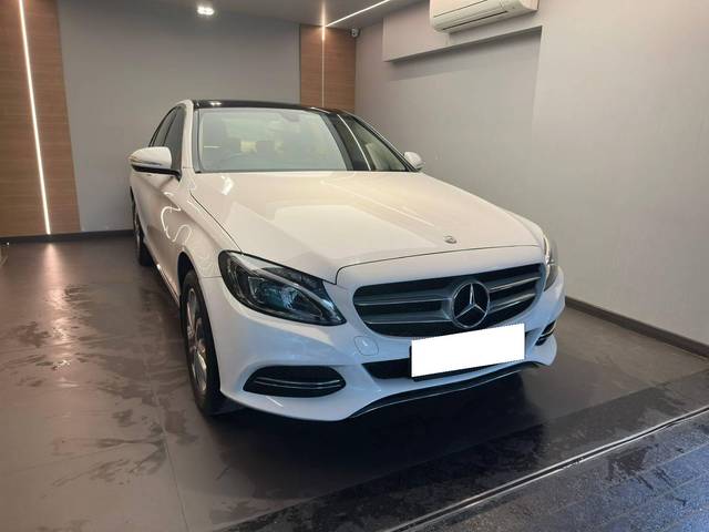 https://images10.gaadi.com/usedcar_image/4564813/original/processed_d7ead5d1e0078b1b153ceeb3673ac6c6.jpeg?imwidth=6401
