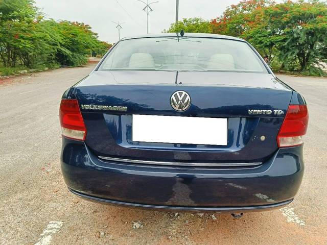 https://images10.gaadi.com/usedcar_image/4564816/original/processed_f5b71a6047128f04836b25a203a4b57c.jpg?imwidth=6402