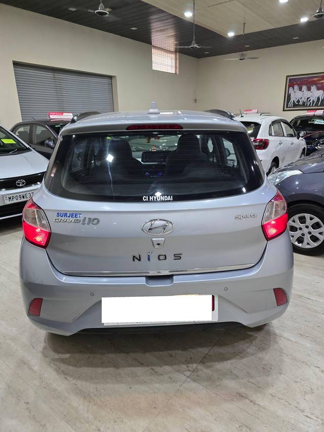 https://images10.gaadi.com/usedcar_image/4564821/original/processed_3a0505192445186a3ae0022f9b68d3e8.jpg?imwidth=6402