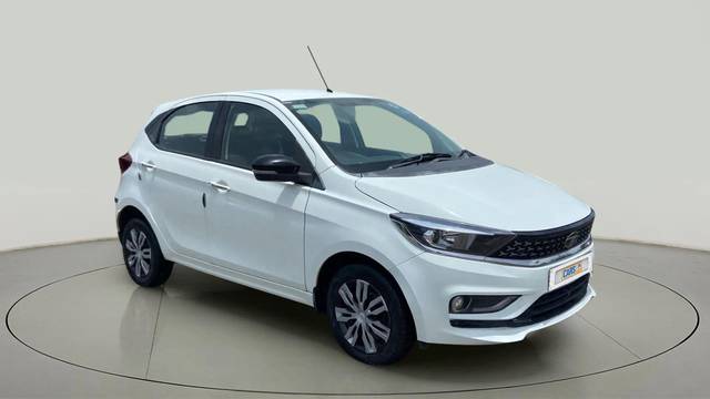 https://images10.gaadi.com/usedcar_image/4564844/original/d905f8eba7907122807693fa5181e801.jpg?imwidth=6400
