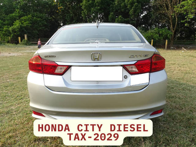 https://images10.gaadi.com/usedcar_image/4564847/original/processed_31a20fb8143d6dc5fc0035f5aed95d4d.png?imwidth=6401