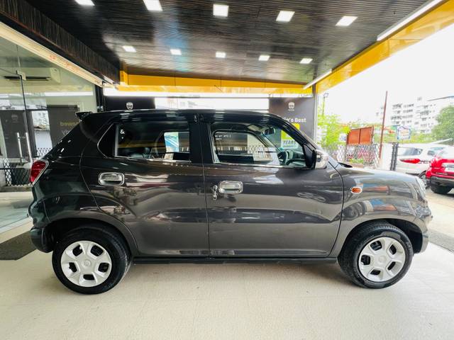 https://images10.gaadi.com/usedcar_image/4564865/original/processed_3a1878dca01a6e351f3026a2841815f1.jpg?imwidth=6401