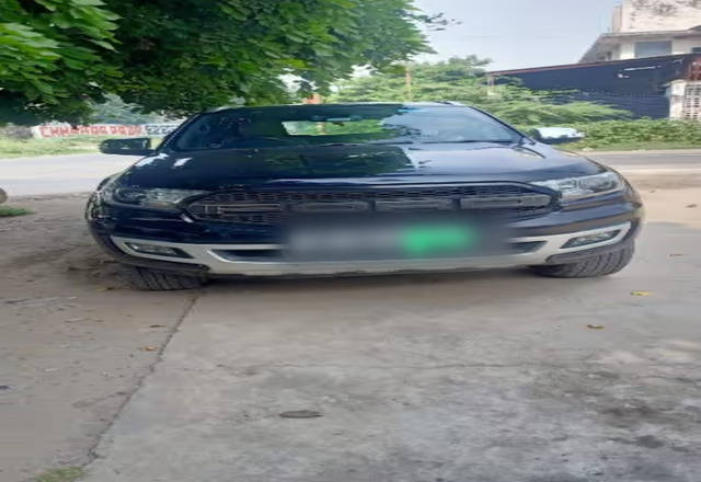 https://images10.gaadi.com/usedcar_image/4564870/original/c2fb41dc-f8e7-4a93-a8b1-27cc4969b36d.?imwidth=6400
