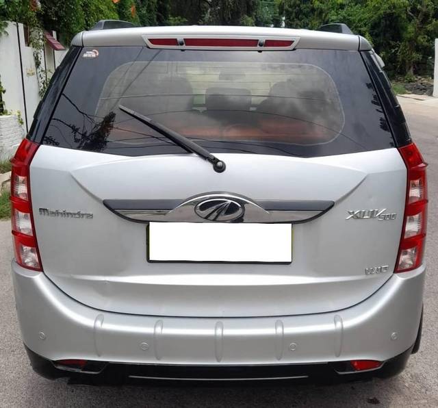 https://images10.gaadi.com/usedcar_image/4564892/original/processed_289bc7bab96e8eec3e605cee10b94180.jpg?imwidth=6402