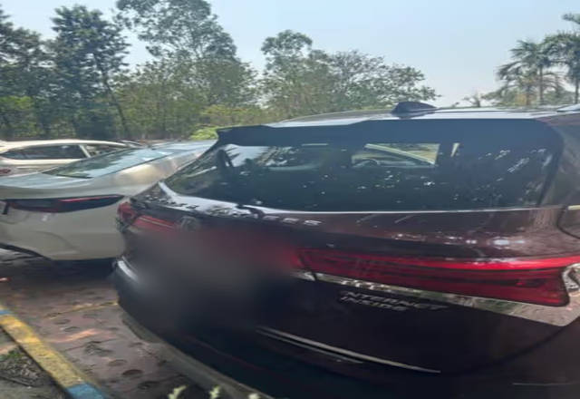 https://images10.gaadi.com/usedcar_image/4564938/original/7e1983bc-4adb-4c9e-8d10-3ac45252cc7b.?imwidth=6402