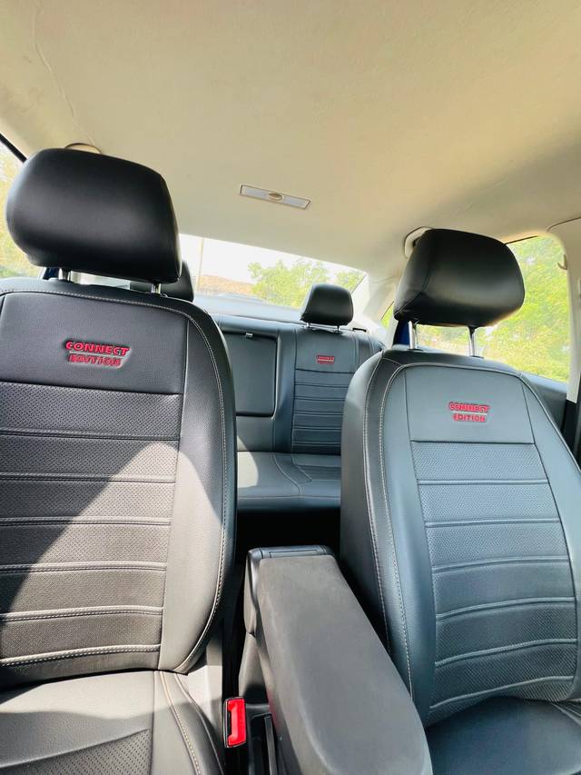 https://images10.gaadi.com/usedcar_image/4564946/original/cc3c8967aeb5a47c9f575076436f6b41.jpeg?imwidth=6402