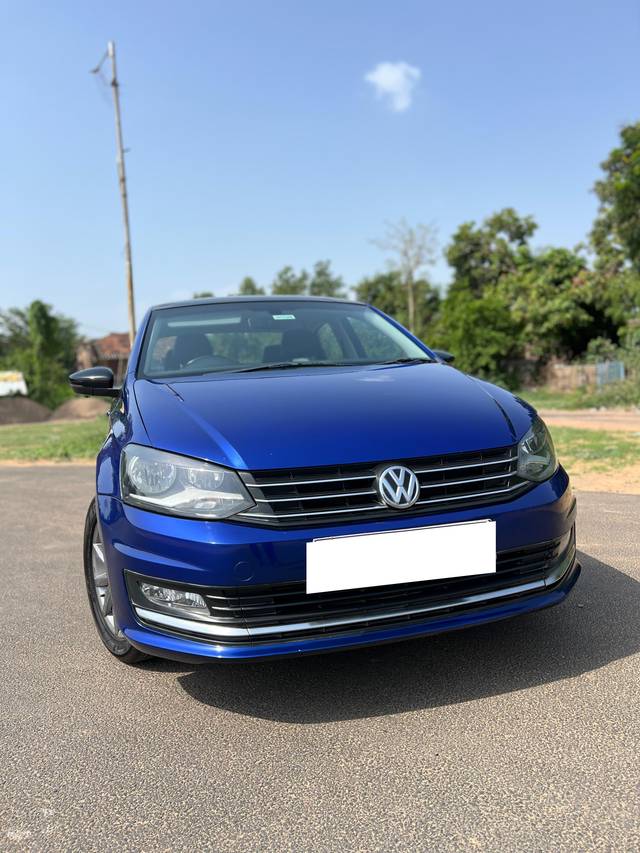 https://images10.gaadi.com/usedcar_image/4564946/original/processed_e236c01c0193ba8f84f8d0ba7ace3715.jpeg?imwidth=6400