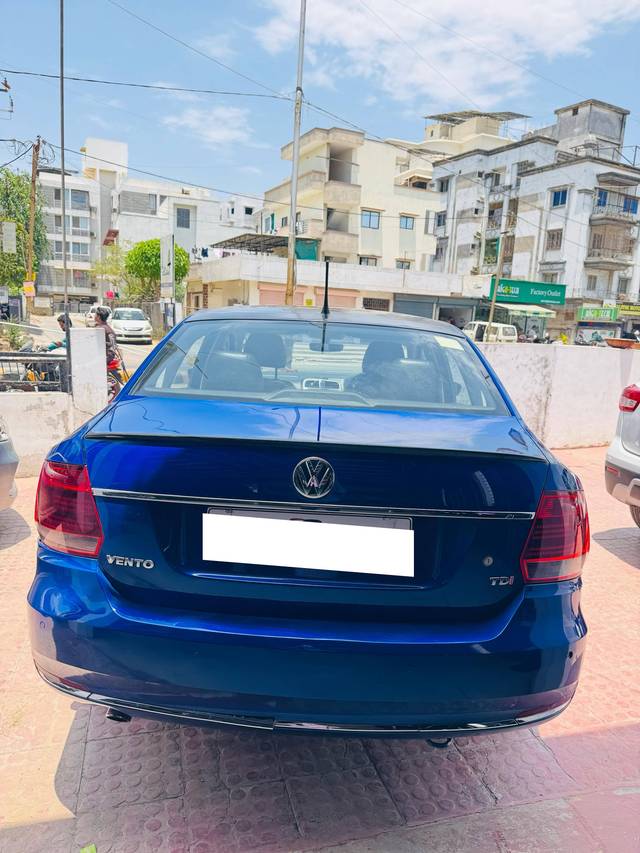 https://images10.gaadi.com/usedcar_image/4564946/original/processed_f82b3ea082f6e2692a289c735b3f12e3.jpeg?imwidth=6401