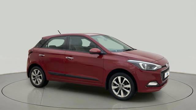 https://images10.gaadi.com/usedcar_image/4564950/original/0d268bd0ff4b13a94bc70afabd06a3b5.jpg?imwidth=6400