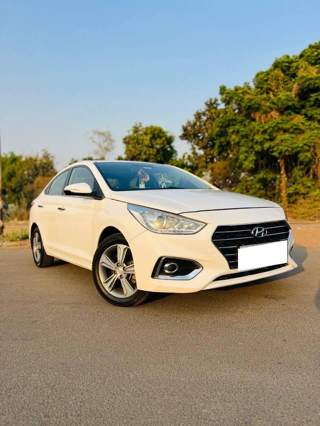 https://images10.gaadi.com/usedcar_image/4564952/original/processed_c3d47c55c4163c1b251370521782f8c7.jpeg?imwidth=6400