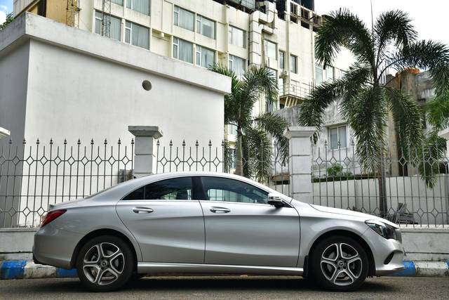 https://images10.gaadi.com/usedcar_image/4564960/original/c578fac279d06512450cc348d7f5baba.jpg?imwidth=6401