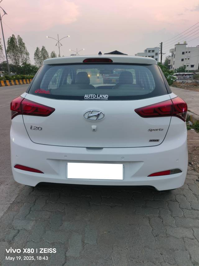 https://images10.gaadi.com/usedcar_image/4564961/original/processed_460bbe0f503893b6a01a4c7df64330cf.jpg?imwidth=6402