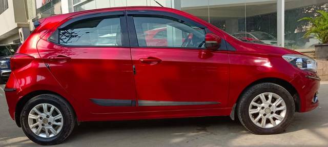 https://images10.gaadi.com/usedcar_image/4564976/original/4d8137559eba12b9d04ca0c4b37344b4.jpeg?imwidth=6401