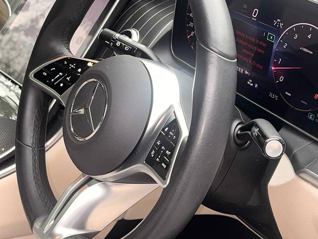 https://images10.gaadi.com/usedcar_image/4564979/original/9c635c3ef2b505405717853da8e21769.jpg?imwidth=6402