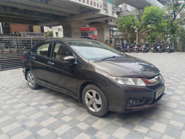 https://images10.gaadi.com/usedcar_image/4564987/original/a0336ff74ac30b407ac10c5057b6945a.jpg?imwidth=6400
