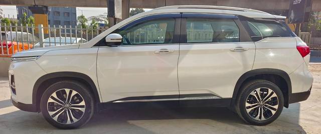 https://images10.gaadi.com/usedcar_image/4564988/original/a927c6fb9677cc752a813473a803d5a8.jpeg?imwidth=6402