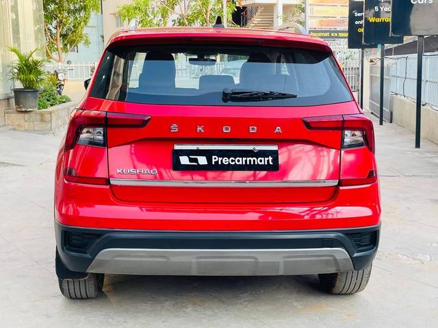 https://images10.gaadi.com/usedcar_image/4565007/original/processed_b8cd8242253dde50257dbcc64c2cec6e.jpeg?imwidth=6402