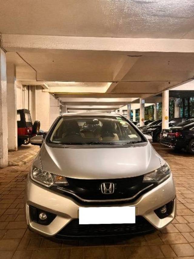 https://images10.gaadi.com/usedcar_image/4565035/original/processed_3aea2f9f-2e28-400f-94ee-08a1a36f42ba.jpeg?imwidth=6400