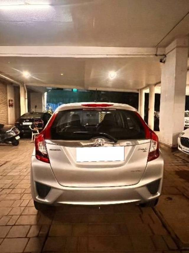 https://images10.gaadi.com/usedcar_image/4565035/original/processed_4a231467-8f93-40d7-ae71-0ac8c47d3a15.jpeg?imwidth=6402
