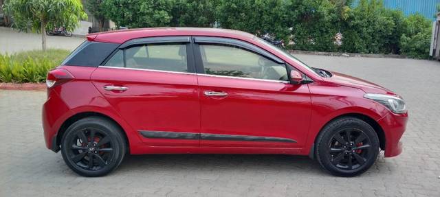 https://images10.gaadi.com/usedcar_image/4565083/original/0f60912887a5ecd75efd6d772015b620.jpg?imwidth=6401