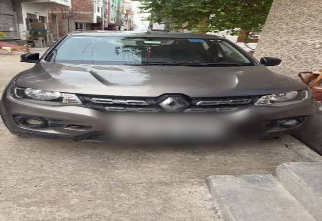 https://images10.gaadi.com/usedcar_image/4565096/original/5fbdaf21-f7c5-42c4-8561-fd63e09242f3.?imwidth=6400