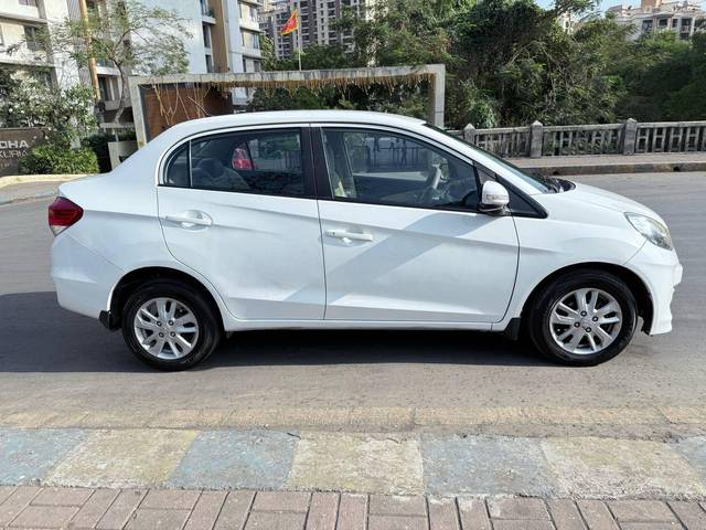 https://images10.gaadi.com/usedcar_image/4565112/original/processed_2883c06545f411e4d7a70f633356db57.jpeg?imwidth=6401