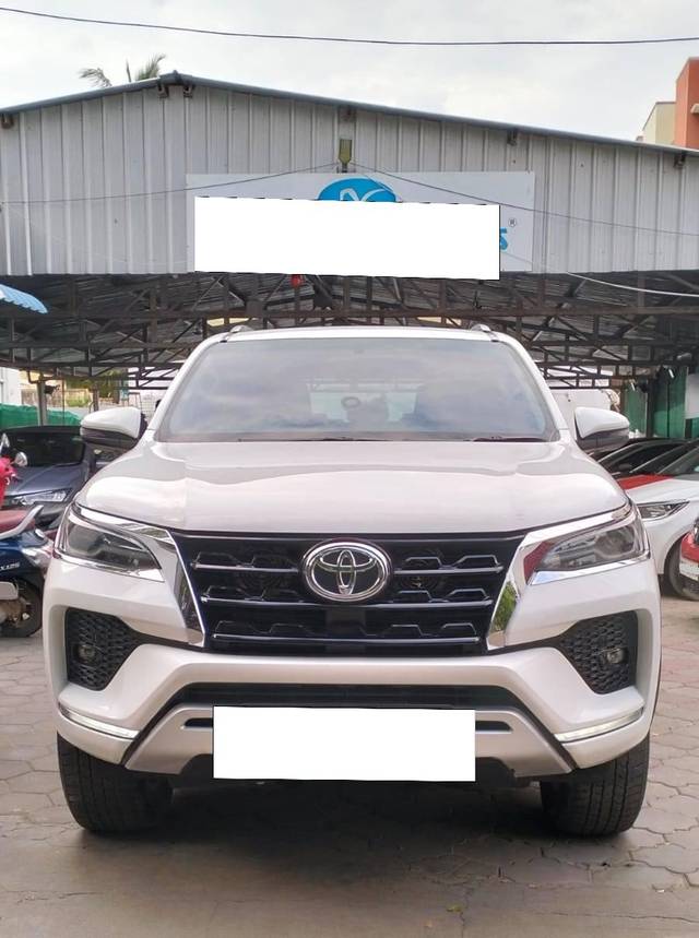 https://images10.gaadi.com/usedcar_image/4565114/original/processed_0c0c3b31f0b2d23930bd35b820255caa.jpg?imwidth=6400