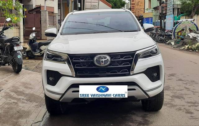 https://images10.gaadi.com/usedcar_image/4565114/original/processed_7e524fe14dcaf2655fd4e03b32ab1055.jpeg?imwidth=6400