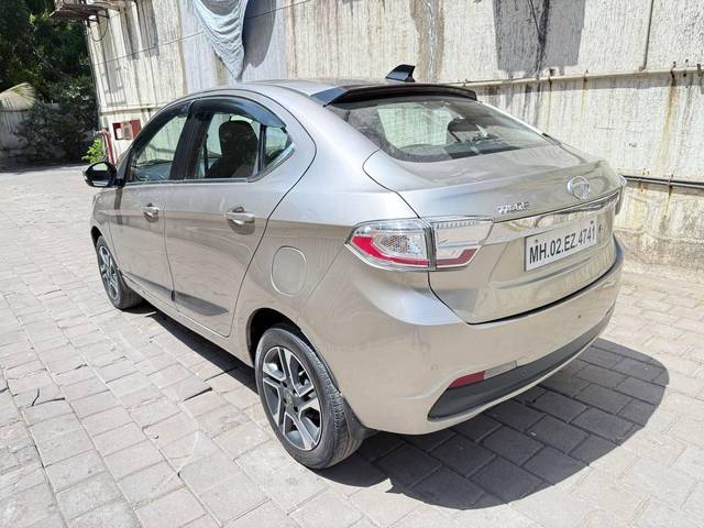 https://images10.gaadi.com/usedcar_image/4565131/original/processed_02d786a79960f4246fc0ca3f062c3edc.jpeg?imwidth=6402