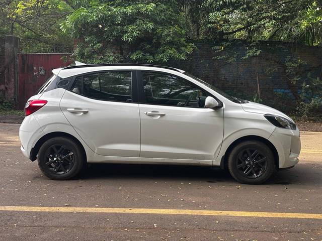 https://images10.gaadi.com/usedcar_image/4565134/original/ad9b7d7000926b807e870beedc64d438.jpg?imwidth=6401