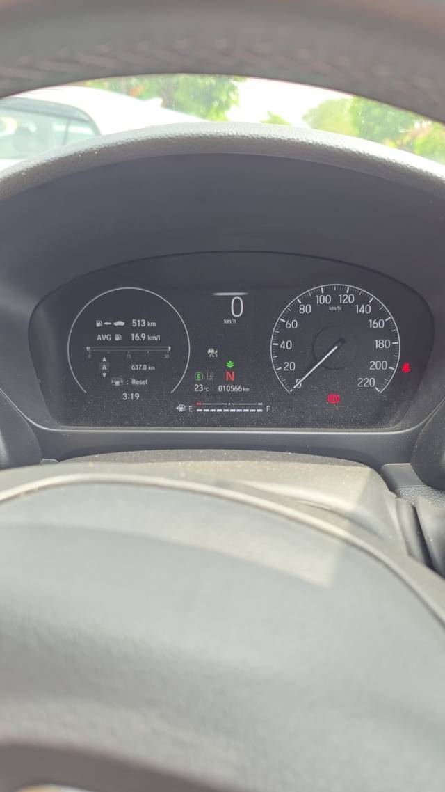 https://images10.gaadi.com/usedcar_image/4565137/original/78304e76806652bac431611eb36119cd.jpg?imwidth=6401