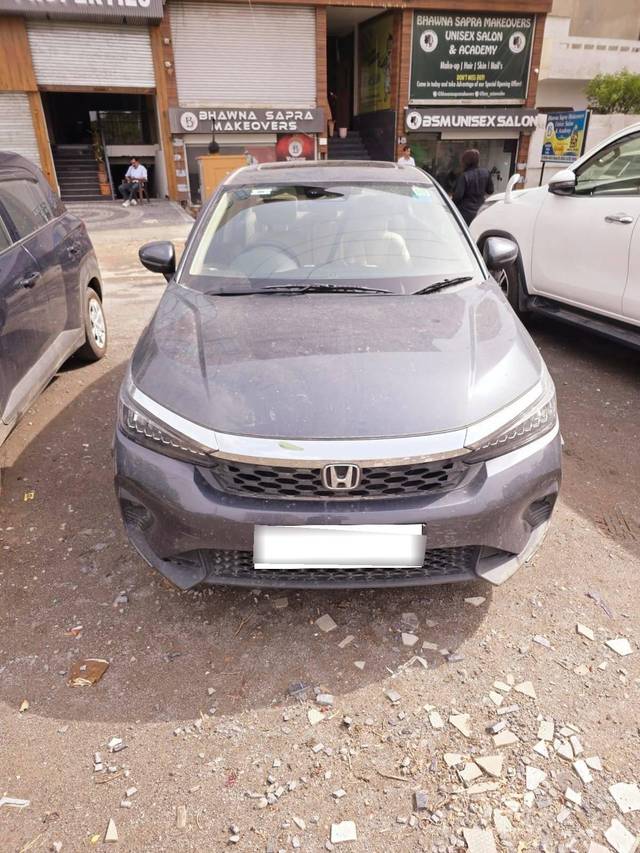 https://images10.gaadi.com/usedcar_image/4565137/original/processed_processed_c8f6892b4c7a4b7da885165b18c6b038.jpg?imwidth=6400