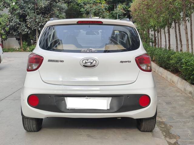 https://images10.gaadi.com/usedcar_image/4565139/original/processed_188d62b2712b012835e6877576294767.jpg?imwidth=6402