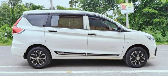 https://images10.gaadi.com/usedcar_image/4565154/original/processed_c692cb54264b3070f99469255807491c.jpg?imwidth=6401