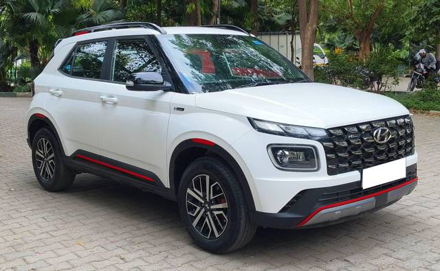 https://images10.gaadi.com/usedcar_image/4565189/original/processed_07803d5311e1dc4e2fad322d88fbf415.jpg?imwidth=6400