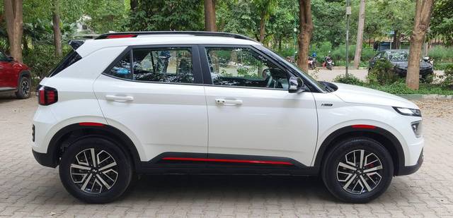 https://images10.gaadi.com/usedcar_image/4565189/original/processed_c8baa26e91c04cf295085e567eda09ae.jpg?imwidth=6401