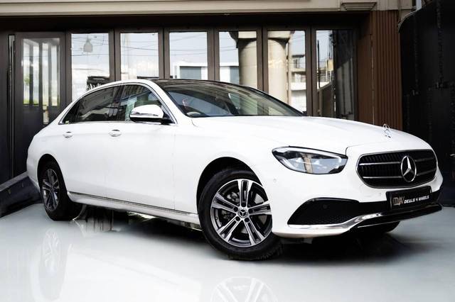 https://images10.gaadi.com/usedcar_image/4565191/original/processed_9e2fc6208308b77bb82ab8492d493627.jpeg?imwidth=6400