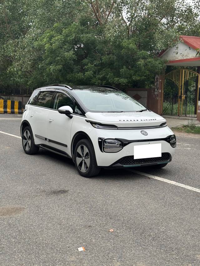 https://images10.gaadi.com/usedcar_image/4565213/original/processed_8a24f8ae0d8ebdb98e93206d63754eb3.jpg?imwidth=6400