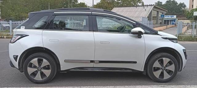 https://images10.gaadi.com/usedcar_image/4565213/original/processed_c689869e112599e8133e2d2c3e522dec.jpg?imwidth=6401