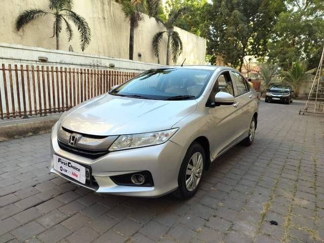 https://images10.gaadi.com/usedcar_image/4565214/original/processed_59caf20394a07fabfabf59166862c347.jpeg?imwidth=6402