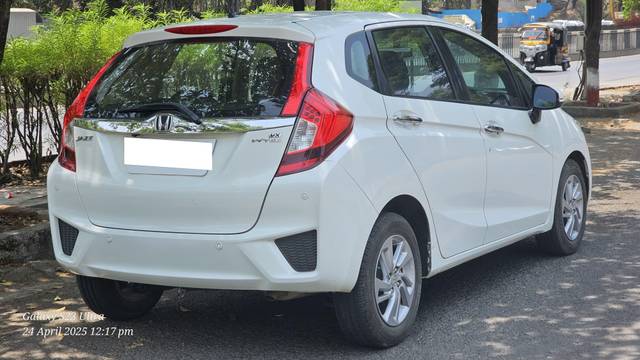 https://images10.gaadi.com/usedcar_image/4565225/original/processed_37d60e9ba717c4630c83ab2d5566ea71.jpg?imwidth=6401