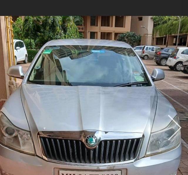 https://images10.gaadi.com/usedcar_image/4565232/original/processed_41adb036-2c17-40d9-9fbc-690b62d5efd8.jpeg?imwidth=6400