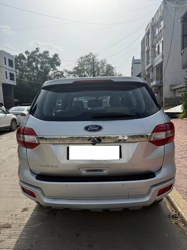 https://images10.gaadi.com/usedcar_image/4565246/original/processed_503aed2c5d73a1c514396431b6978225.jpg?imwidth=6402