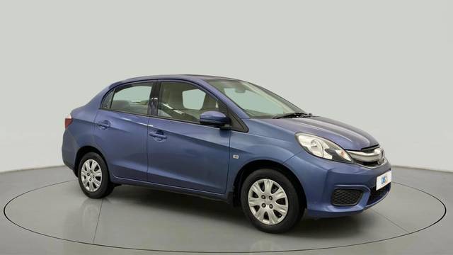 https://images10.gaadi.com/usedcar_image/4565247/original/c13f469852e7a70d5adbbce45bd29ea4.jpg?imwidth=6400